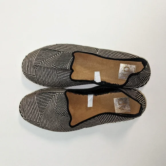 DV Dolce Vita Ollie Striped Espadrille Flats - Picture 4 of 7